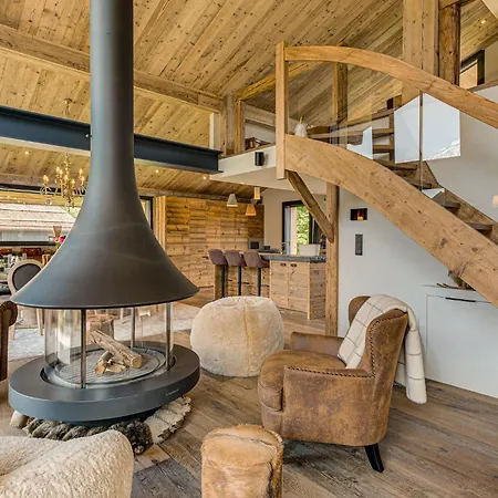Papillon, Alpes Agency, Detached Chalet, Les Praz, Sleeps 8-10 * Chamonix