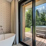 Papillon, Alpes Agency, Detached Chalet, Les Praz, Sleeps 8-10 Chalet *