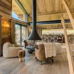 Papillon, Alpes Agency, Detached Chalet, Les Praz, Sleeps 8-10 * Chamonix