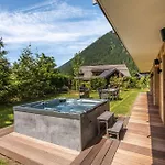 Chalet Papillon, Alpes Agency, Detached Chalet, Les Praz, Sleeps 8-10
