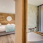 Papillon, Alpes Agency, Detached Chalet, Les Praz, Sleeps 8-10 * Chamonix