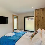 Chalet Papillon, Alpes Agency, Detached Chalet, Les Praz, Sleeps 8-10 Chamonix