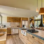 Papillon, Alpes Agency, Detached Chalet, Les Praz, Sleeps 8-10 * Chamonix