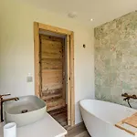 Chalet Papillon, Alpes Agency, Detached Chalet, Les Praz, Sleeps 8-10