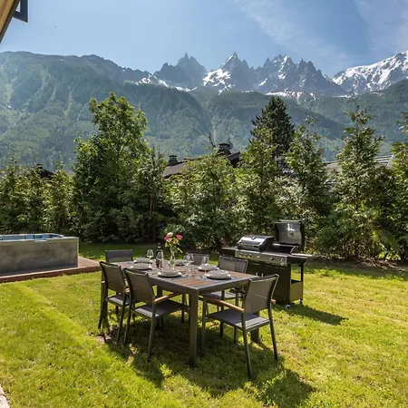 Papillon - Alpes Travel - Detached - Les Praz - Sleeps 8