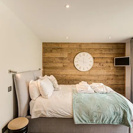 Papillon - Alpes Travel - Detached - Les Praz - Sleeps 8-10 בקתה שאמוני