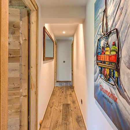 Papillon - Alpes Travel - Detached - Les Praz - Sleeps 8 Chalet