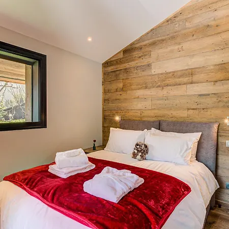 Papillon - Alpes Travel - Detached - Les Praz - Sleeps 8-10 木屋 霞慕尼