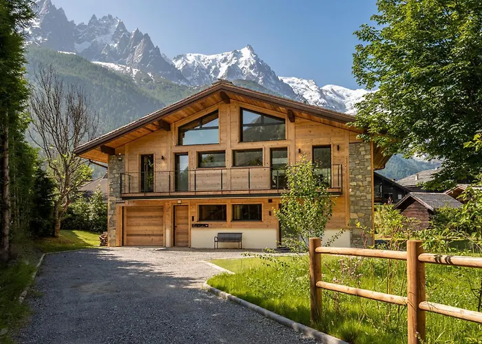 Papillon - Alpes Travel - Detached - Les Praz - Sleeps 8-10 * 霞慕尼