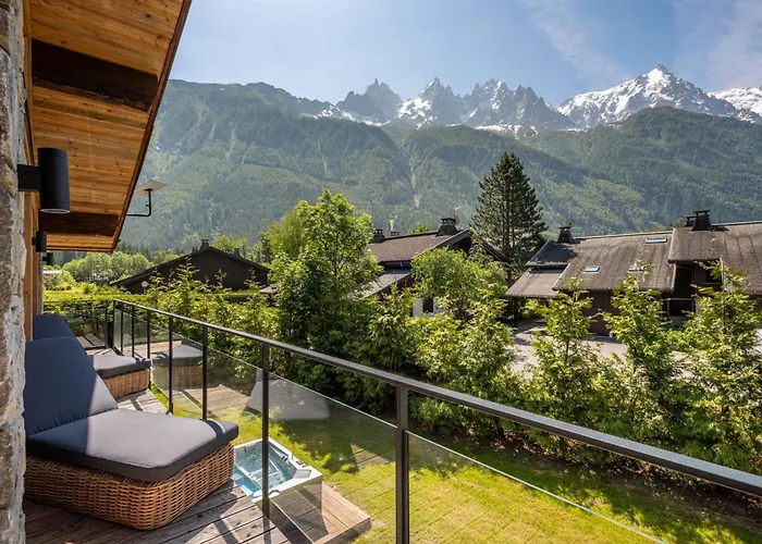 木屋 Papillon - Alpes Travel - Detached - Les Praz - Sleeps 8-10 霞慕尼