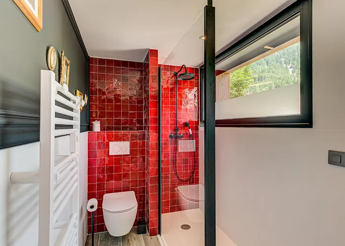 Chalet Papillon, Alpes Agency, Detached Chalet, Les Praz, Sleeps 8-10 Chalet *