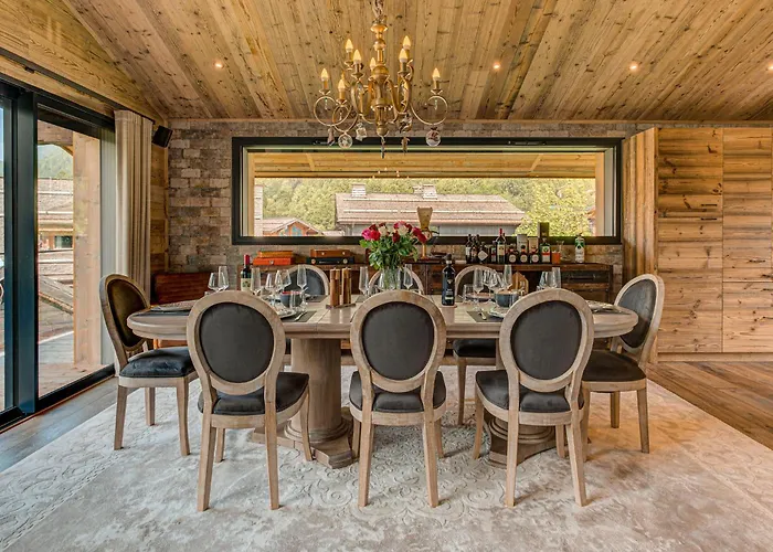 Chalet Papillon, Alpes Agency, Detached Chalet, Les Praz, Sleeps 8-10 Chalet Chamonix Mont Blanc