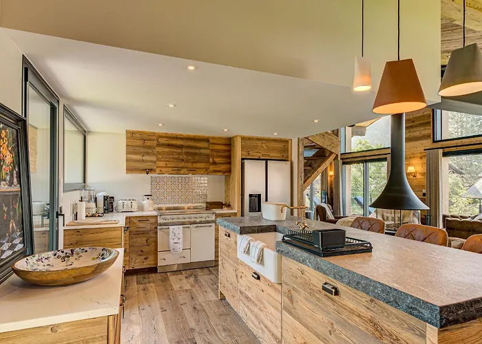 Papillon - Alpes Travel - Detached - Les Praz - Sleeps 8-10 * 霞慕尼