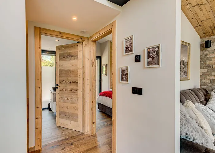 Chalet Papillon, Alpes Agency, Detached Chalet, Les Praz, Sleeps 8-10 * Chamonix Mont Blanc