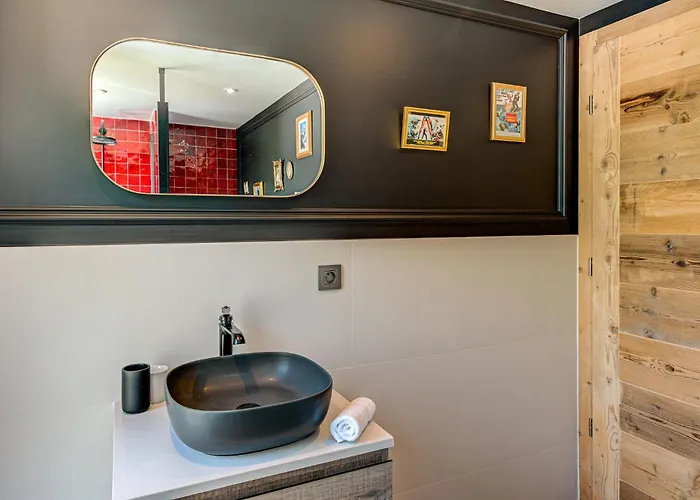 木屋 Papillon - Alpes Travel - Detached - Les Praz - Sleeps 8-10 *