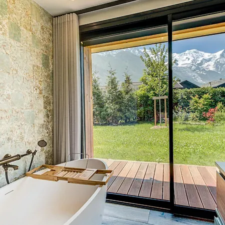 Papillon - Alpes Travel - Detached - Les Praz - Sleeps 8-10