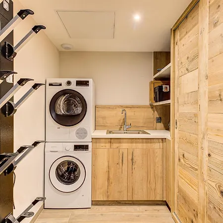 샬레 Papillon - Alpes Travel - Detached - Les Praz - Sleeps 8-10 *