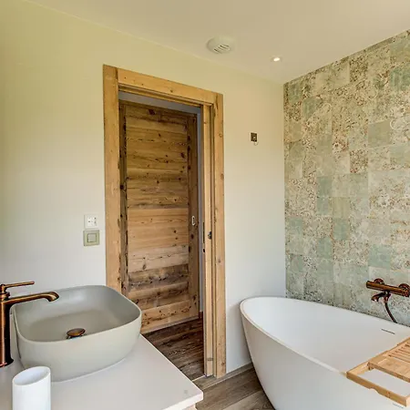 샬레 Papillon - Alpes Travel - Detached - Les Praz - Sleeps 8-10