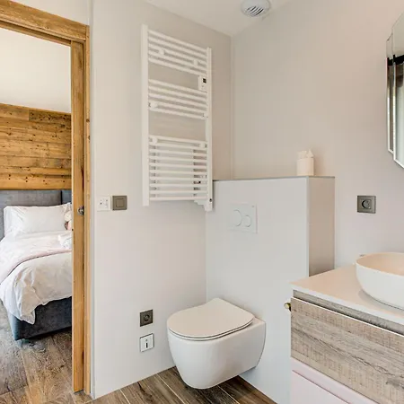 Papillon - Alpes Travel - Detached - Les Praz - Sleeps 8-10 샬레 *