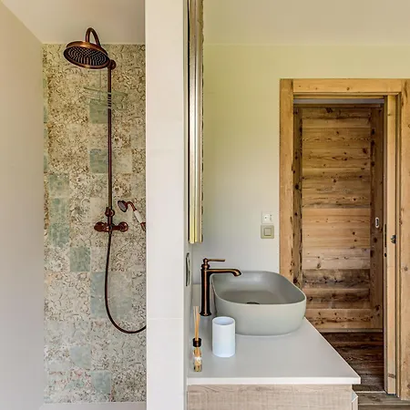 샬레 Papillon - Alpes Travel - Detached - Les Praz - Sleeps 8-10 *