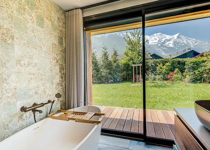 Papillon - Alpes Travel - Detached - Les Praz - Sleeps 8-10