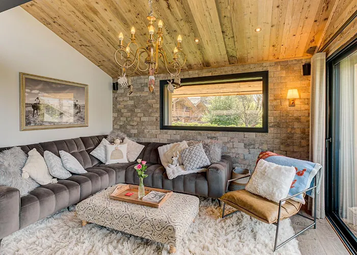 Chalet Papillon - Alpes Travel - Detached - Les Praz - Sleeps 8-10