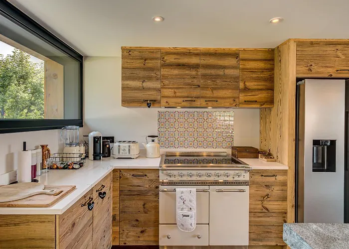 Papillon - Alpes Travel - Detached - Les Praz - Sleeps 8-10 Chamonix