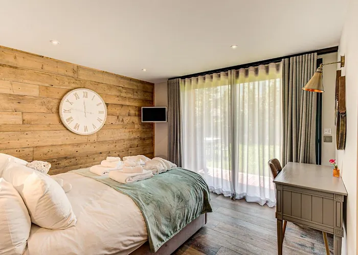 Papillon - Alpes Travel - Detached - Les Praz - Sleeps 8-10 Chamonix