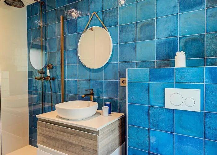 Chalet Papillon - Alpes Travel - Detached - Les Praz - Sleeps 8-10 Chamonix